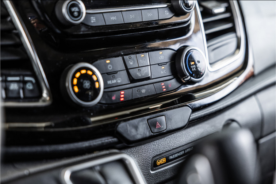 Ford Transit Custom 320 2.0 TDCI 170 PK L2H1 Limited DC | Dubbel cabine | Bi-Xenon | CarPlay | Navigatie | Stoelverwarming | Trekhaak | Euro 6 | Nieuwe APK