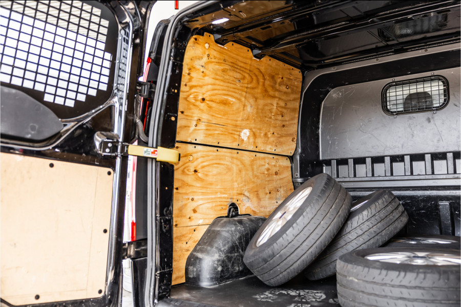 Ford Transit Custom 320 2.0 TDCI 170 PK L2H1 Limited DC | Dubbel cabine | Bi-Xenon | CarPlay | Navigatie | Stoelverwarming | Trekhaak | Euro 6 | Nieuwe APK