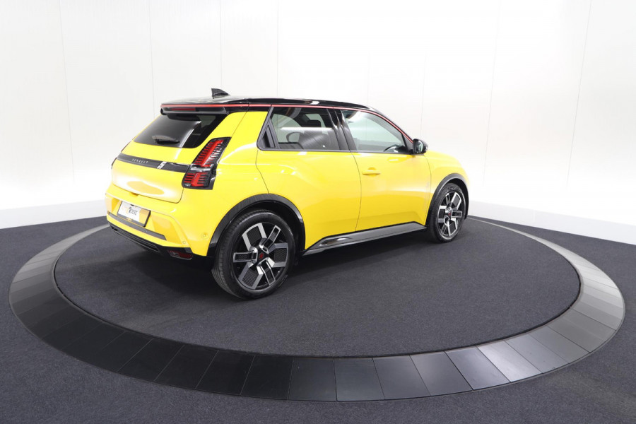Renault 5 comfort range iconic cinq 52 kWh | 99,1% SOH | Adaptieve Cruise Control | Harman Kardon | Camera