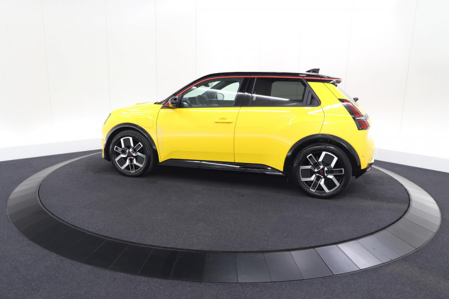 Renault 5 comfort range iconic cinq 52 kWh | 99,1% SOH | Adaptieve Cruise Control | Harman Kardon | Camera