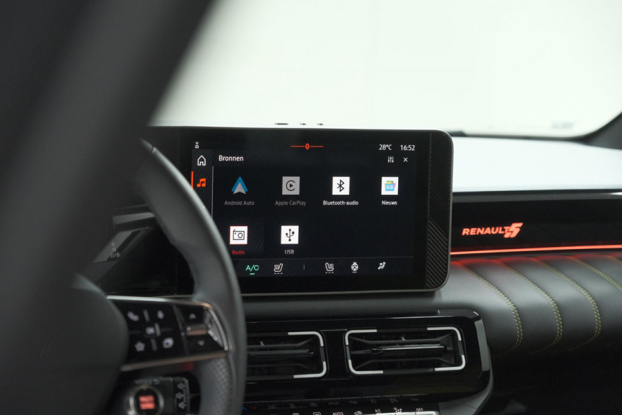 Renault 5 comfort range iconic cinq 52 kWh | 99,1% SOH | Adaptieve Cruise Control | Harman Kardon | Camera