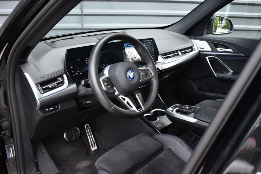 BMW X1 xDrive30e M Sport | Pano | Trekhaak | Harman/Kardon | Massage | ACC | Head-Up | Memory seat | Sfeerverlichting |