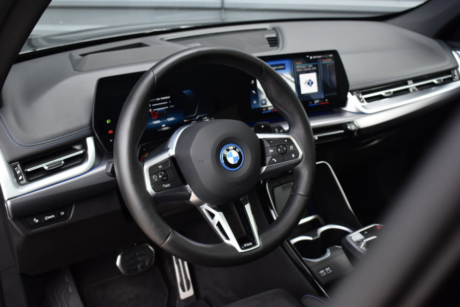BMW X1 xDrive30e M Sport | Pano | Trekhaak | Harman/Kardon | Massage | ACC | Head-Up | Memory seat | Sfeerverlichting |