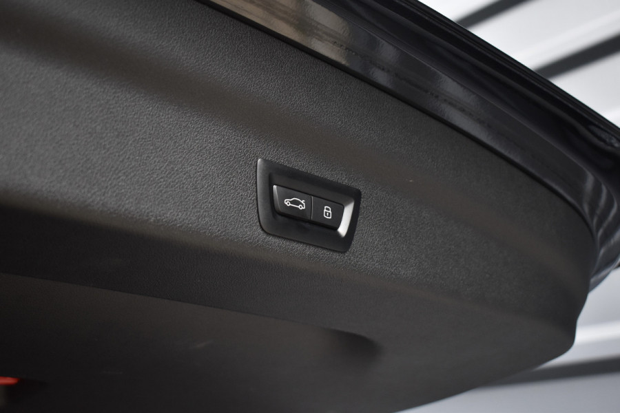 BMW X1 xDrive30e M Sport | Pano | Trekhaak | Harman/Kardon | Massage | ACC | Head-Up | Memory seat | Sfeerverlichting |