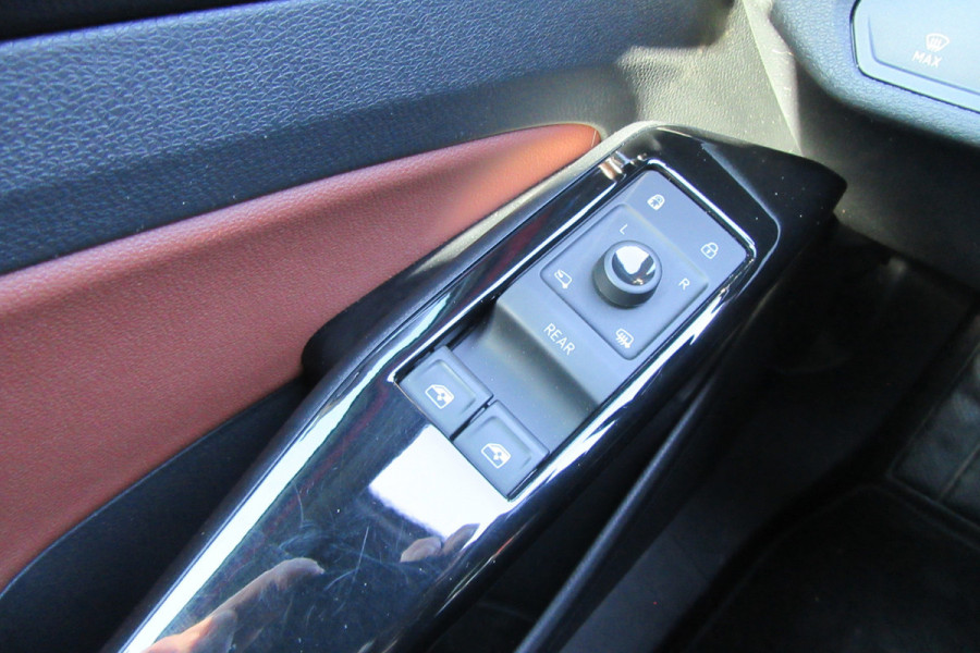 Volkswagen ID.4 Pro 77 kWh Comfort Style, Trekhaak, SOH 92%