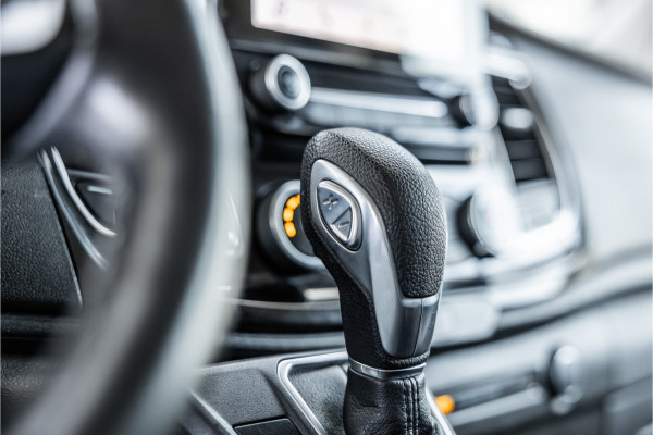 Ford Transit Custom 320 2.0 TDCI 185 PK L2H1 Sport | Automaat | CarPlay | Camera | Stoelverwarming | Navigatie | Elek stoelen | DAB | Nieuwe APK | Orig. NL Auto