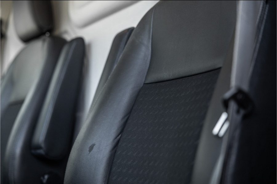 Ford Transit Custom 320 2.0 TDCI 185 PK L2H1 Sport | Automaat | CarPlay | Camera | Stoelverwarming | Navigatie | Elek stoelen | DAB | Nieuwe APK | Orig. NL Auto
