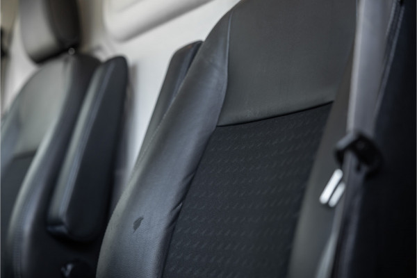 Ford Transit Custom 320 2.0 TDCI 185 PK L2H1 Sport | Automaat | CarPlay | Camera | Stoelverwarming | Navigatie | Elek stoelen | DAB | Nieuwe APK | Orig. NL Auto