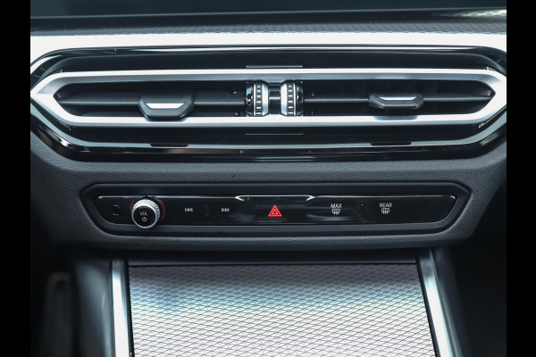 BMW 3-serie 330e | Frozen | M-Sport Pro | Pano | H/K | Memory