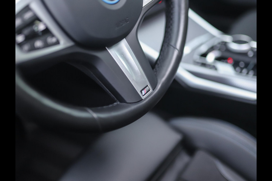 BMW 3-serie 330e | Frozen | M-Sport Pro | Pano | H/K | Memory