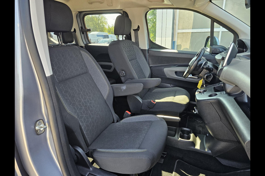 Peugeot Rifter 1.2 Allure automaat | Hoge instap | Ruim en praktisch | Stoelverwarming | Climate control | Parkeersensoren | Trekhaak |