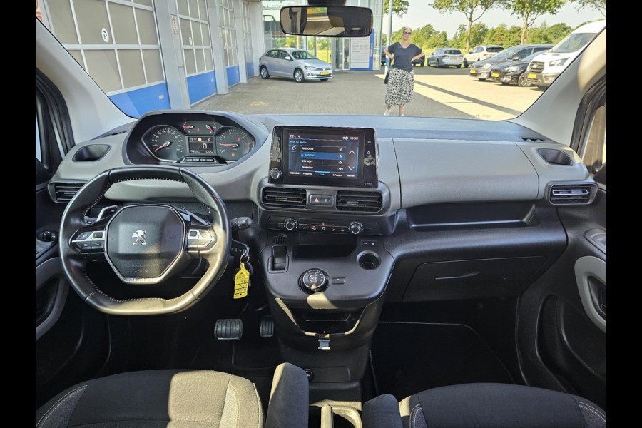 Peugeot Rifter 1.2 Allure automaat | Hoge instap | Ruim en praktisch | Stoelverwarming | Climate control | Parkeersensoren | Trekhaak |