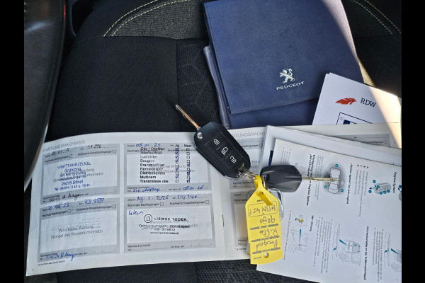 Peugeot Rifter 1.2 Allure automaat | Hoge instap | Ruim en praktisch | Stoelverwarming | Climate control | Parkeersensoren | Trekhaak |