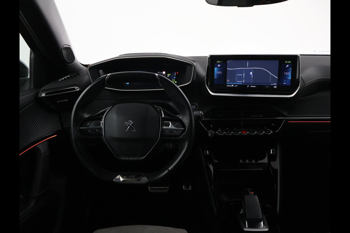 Peugeot e-2008 EV GT PREMIERE + PANORAMA SCHUIFDAK | ADAPTIVE CRUISE | STOELVERWARMING | CAMERA
