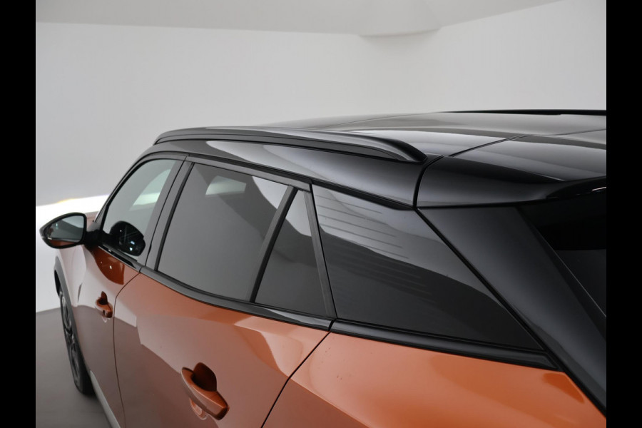 Peugeot e-2008 EV GT PREMIERE + PANORAMA SCHUIFDAK | ADAPTIVE CRUISE | STOELVERWARMING | CAMERA