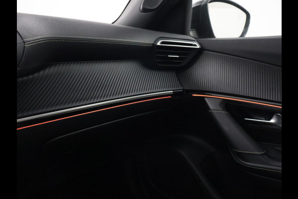 Peugeot e-2008 EV GT PREMIERE + PANORAMA SCHUIFDAK | ADAPTIVE CRUISE | STOELVERWARMING | CAMERA