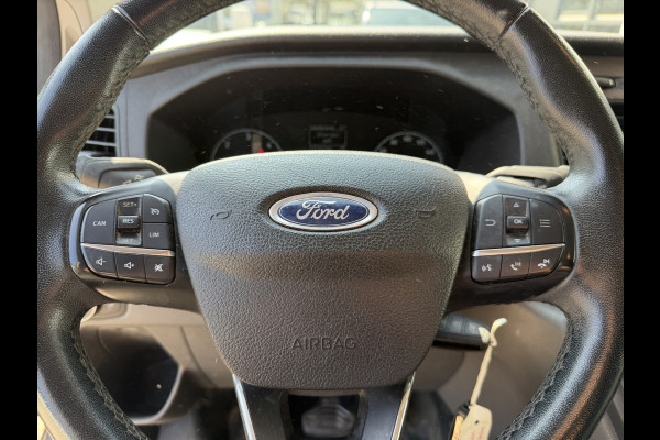 Ford Transit Custom 320 2.0 TDCI automaat L2H1 Trend / 3 persoons / vaste prijs rijklaar € 17.950 ex btw / lease vanaf € 302 / trekhaak / laadruimte gestoffeerd / airco / cruise / magneic grey metallic