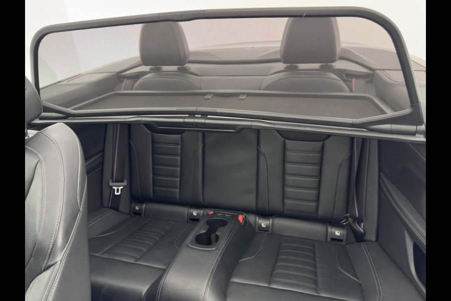 BMW 4 Serie Cabrio M440i xDrive High Executive (INCL-BTW) *HEAD-UP | LEATHER | LASER-LED | MEMORY-PACK | DIGI-COCKPIT | KEYLESS | HIFI-SOUND | SHIFTPADDLES | CAMERA | DAB | NAVI-FULLMAP | AMBIENT-LIGHT | TOWBAR | 19''ALU*