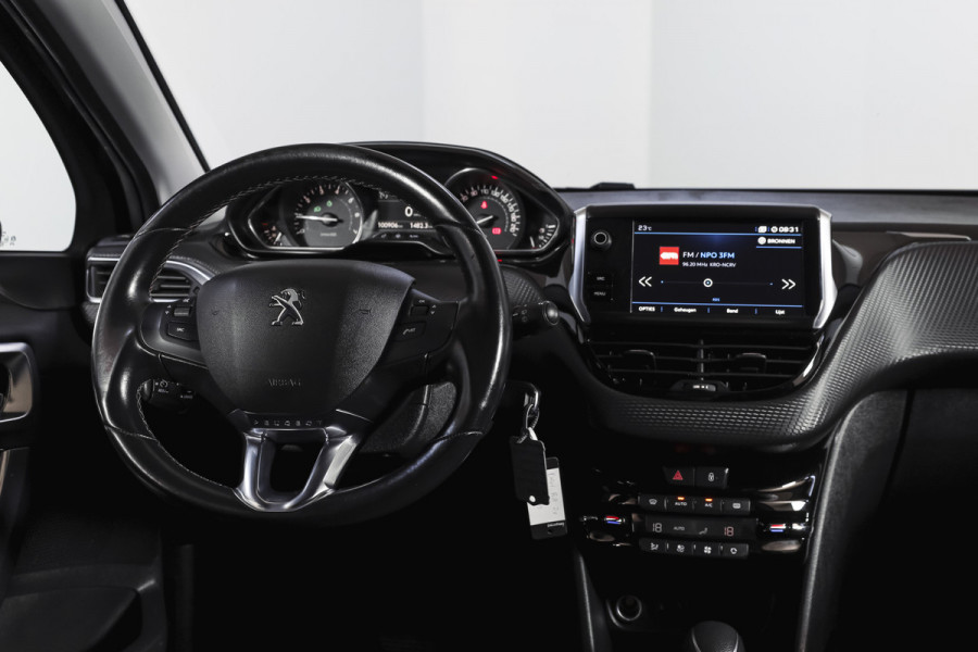 Peugeot 2008 1.2 PureTech Allure | Cruise | PDC | Camera | NAV+App.Connect | Auto.Airco | Trekhaak | LM 16" |