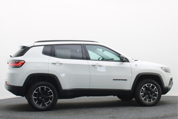 Jeep Compass 4xe 240 Plug-in Hybrid Electric Trailhawk Panoramadak, Leer, Camera, ACC, Apple Carplay, Keyless