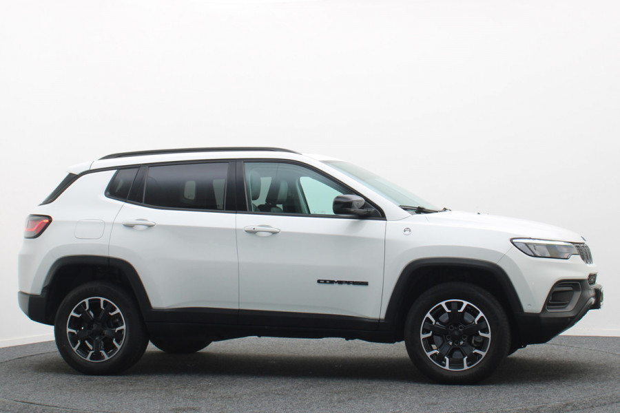 Jeep Compass 4xe 240 Plug-in Hybrid Electric Trailhawk Panoramadak, Leer, Camera, ACC, Apple Carplay, Keyless