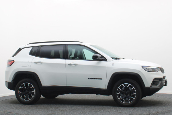 Jeep Compass 4xe 240 Plug-in Hybrid Electric Trailhawk Panoramadak, Leer, Camera, ACC, Apple Carplay, Keyless