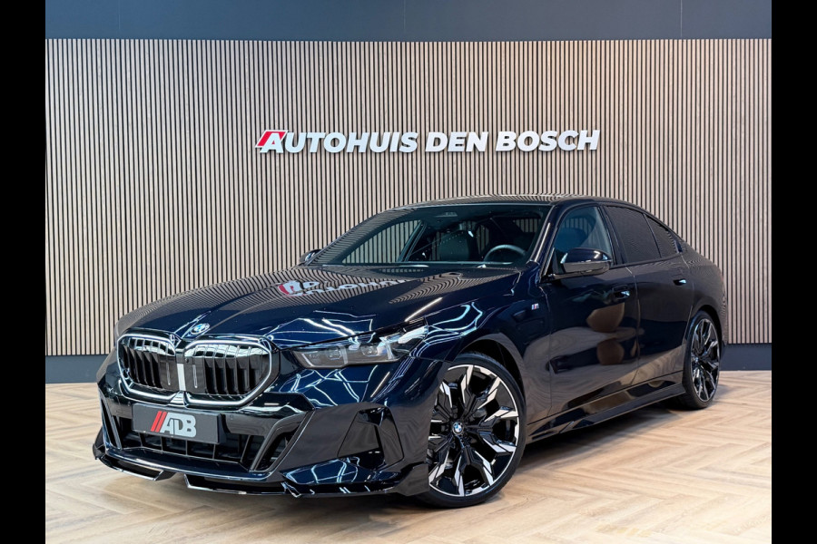 BMW 5 Serie 520i M Sport |Pano|Keyles|HeadUp|360|H&K|Carbon