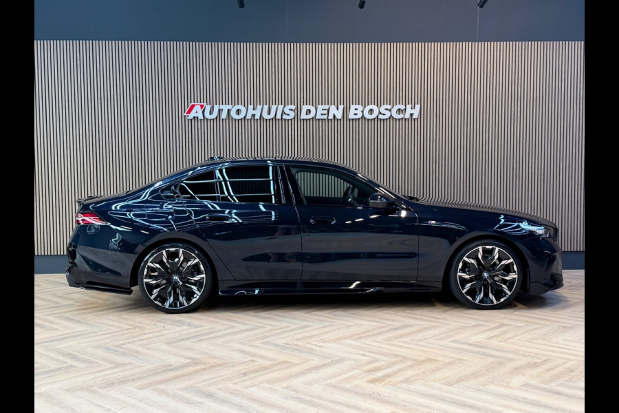 BMW 5 Serie 520i M Sport |Pano|Keyles|HeadUp|360|H&K|Carbon