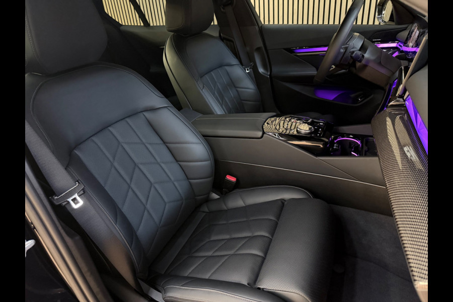 BMW 5 Serie 520i M Sport |Pano|Keyles|HeadUp|360|H&K|Carbon