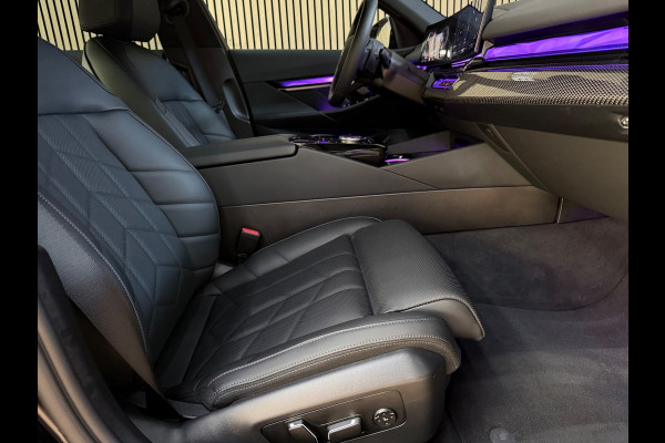 BMW 5 Serie 520i M Sport |Pano|Keyles|HeadUp|360|H&K|Carbon