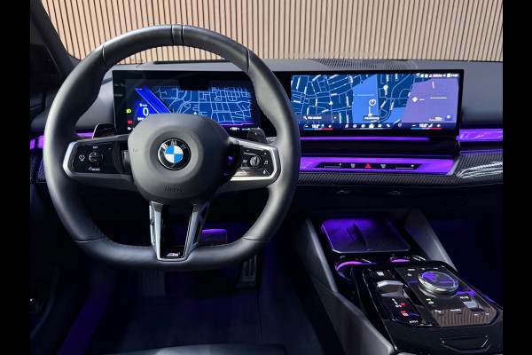 BMW 5 Serie 520i M Sport |Pano|Keyles|HeadUp|360|H&K|Carbon