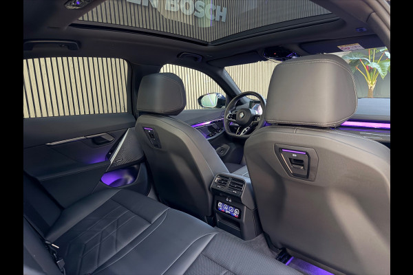 BMW 5 Serie 520i M Sport |Pano|Keyles|HeadUp|360|H&K|Carbon