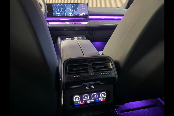 BMW 5 Serie 520i M Sport |Pano|Keyles|HeadUp|360|H&K|Carbon