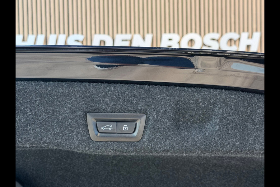 BMW 5 Serie 520i M Sport |Pano|Keyles|HeadUp|360|H&K|Carbon