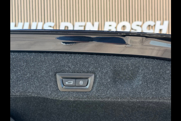 BMW 5 Serie 520i M Sport |Pano|Keyles|HeadUp|360|H&K|Carbon