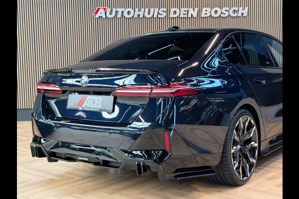 BMW 5 Serie 520i M Sport |Pano|Keyles|HeadUp|360|H&K|Carbon