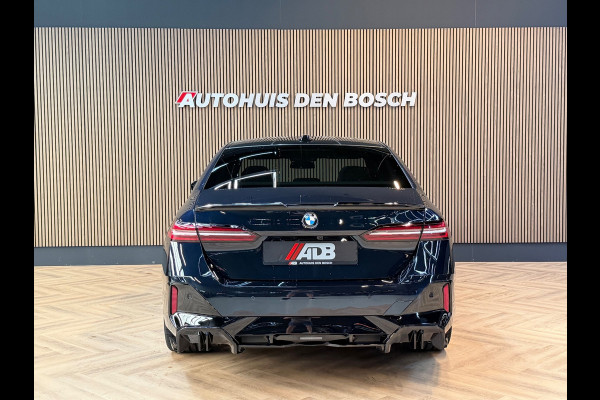 BMW 5 Serie 520i M Sport |Pano|Keyles|HeadUp|360|H&K|Carbon