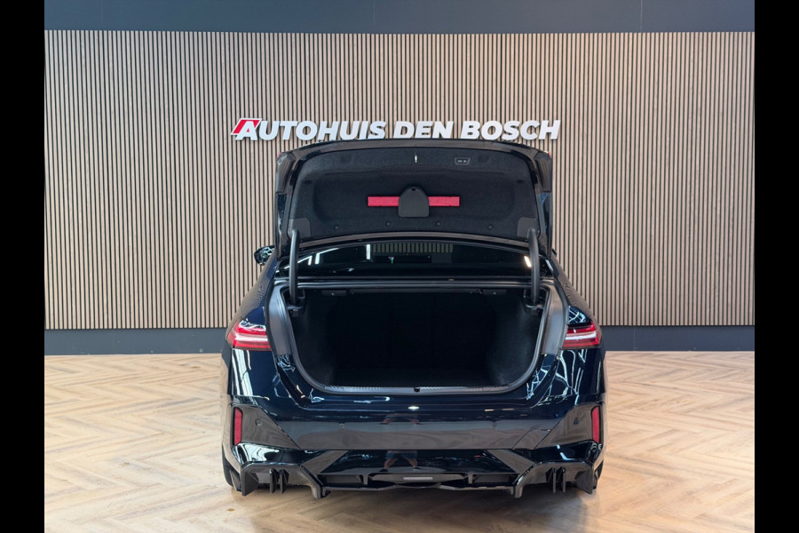 BMW 5 Serie 520i M Sport |Pano|Keyles|HeadUp|360|H&K|Carbon