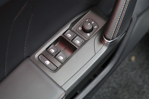 CUPRA Formentor 1.4 e-Hybrid VZ 245 PK Performance PHEV, Camera, Carplay, Winterpakket