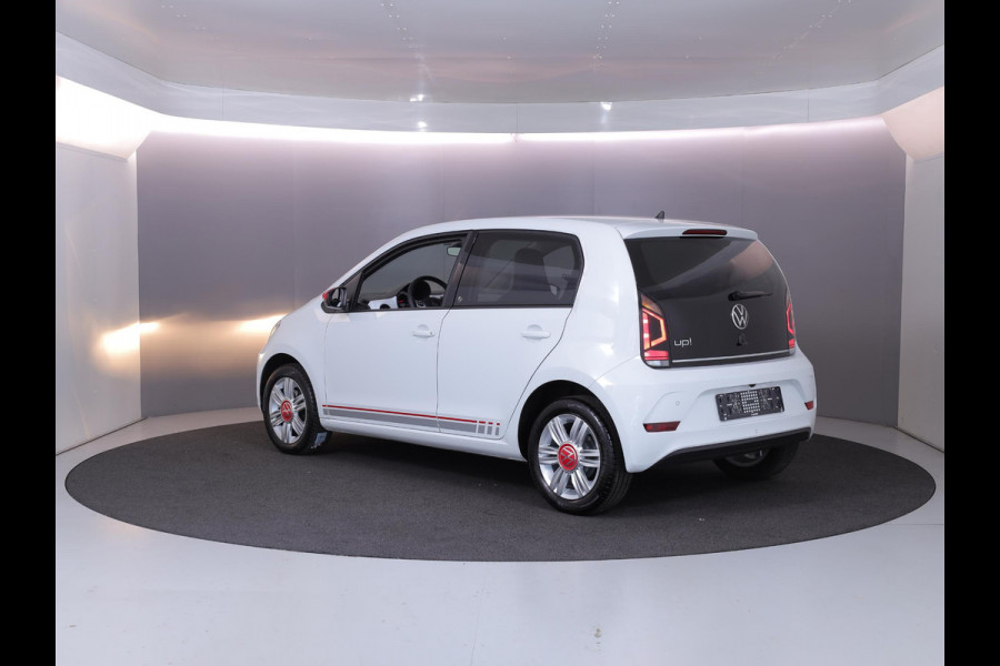 Volkswagen up! 1.0 Beats 65 pk | Navigatie via App | Parkeersensoren achter | Achteruitrijcamera | Autom. airco | Cruise control | Stoelverwarming |