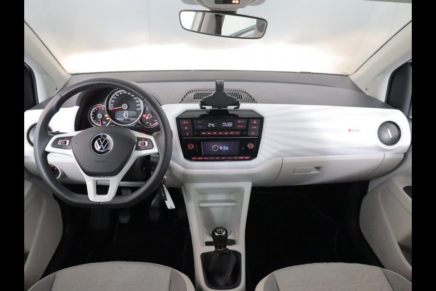 Volkswagen up! 1.0 Beats 65 pk | Navigatie via App | Parkeersensoren achter | Achteruitrijcamera | Autom. airco | Cruise control | Stoelverwarming |
