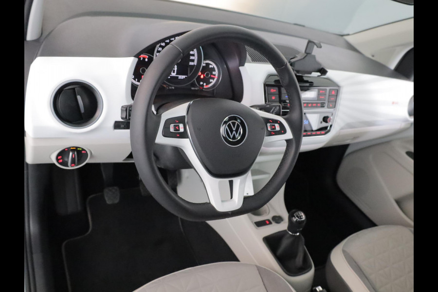 Volkswagen up! 1.0 Beats 65 pk | Navigatie via App | Parkeersensoren achter | Achteruitrijcamera | Autom. airco | Cruise control | Stoelverwarming |