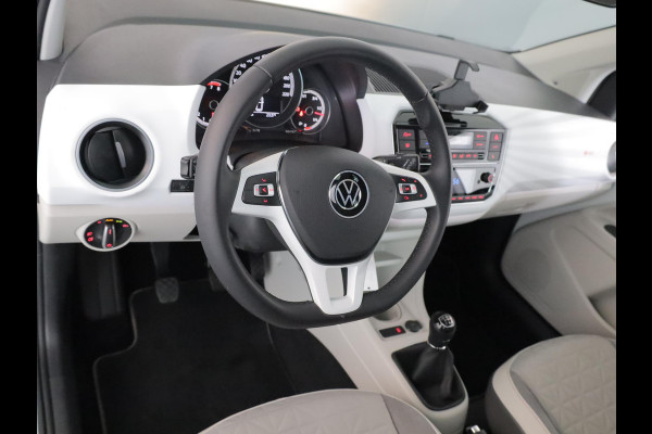Volkswagen up! 1.0 Beats 65 pk | Navigatie via App | Parkeersensoren achter | Achteruitrijcamera | Autom. airco | Cruise control | Stoelverwarming |