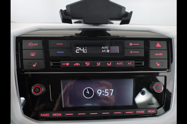 Volkswagen up! 1.0 Beats 65 pk | Navigatie via App | Parkeersensoren achter | Achteruitrijcamera | Autom. airco | Cruise control | Stoelverwarming |