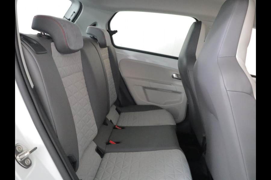 Volkswagen up! 1.0 Beats 65 pk | Navigatie via App | Parkeersensoren achter | Achteruitrijcamera | Autom. airco | Cruise control | Stoelverwarming |