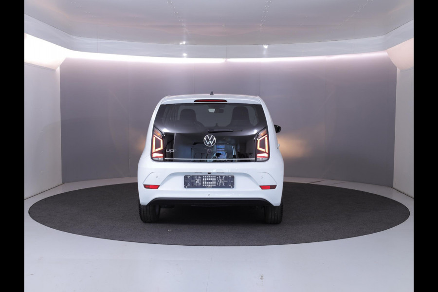 Volkswagen up! 1.0 Beats 65 pk | Navigatie via App | Parkeersensoren achter | Achteruitrijcamera | Autom. airco | Cruise control | Stoelverwarming |