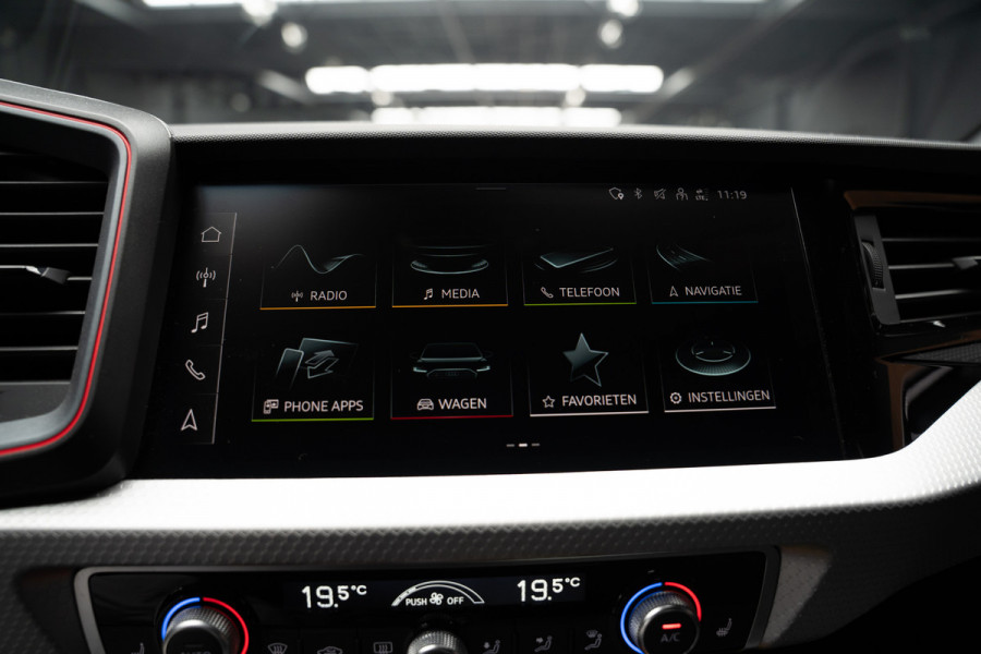 Audi A1 Sportback 40 TFSI S- Line Leder Camera Navi Virtual Climate Sonos PDC LM velgen Stoelverwarming Carplay BTW auto