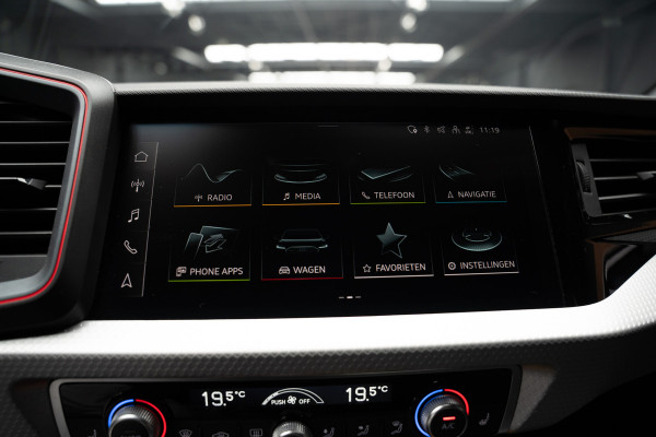 Audi A1 Sportback 40 TFSI S- Line Leder Camera Navi Virtual Climate Sonos PDC LM velgen Stoelverwarming Carplay BTW auto
