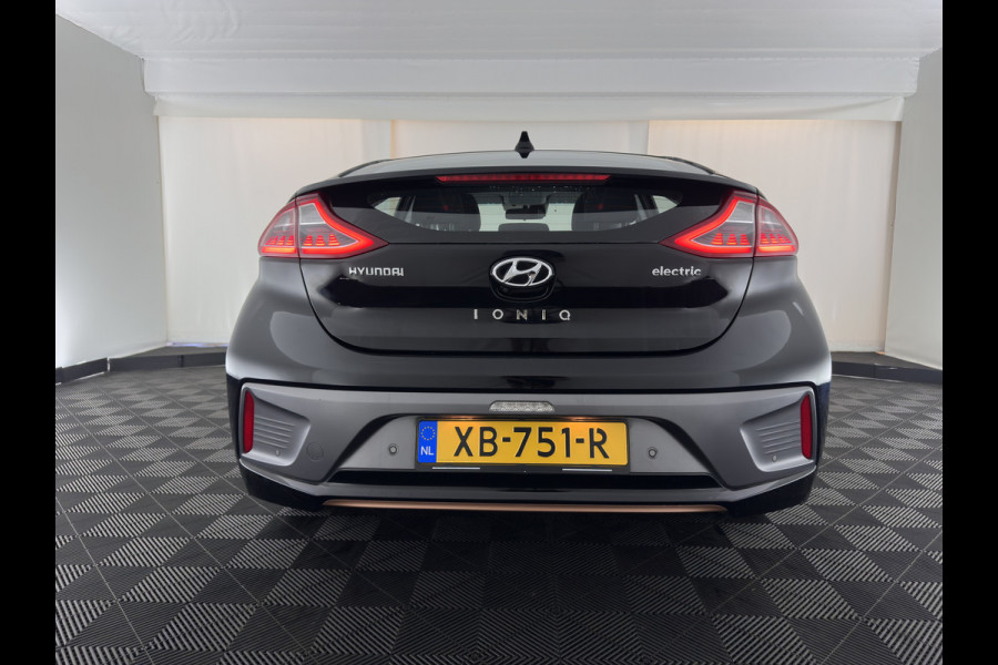Hyundai IONIQ Comfort EV (INCL.BTW) Aut. *ADAPTIVE-CRUISE | DIGI-COCKPIT | SHIFTPADDLES | LANE-ASSIST | CCS-FASTLOADER | CRUISE | CAMERA | KEYLESS | DAB+ | NAVI-FULLMAP | ECC | PDC | 16"*