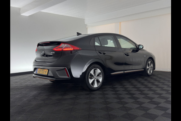 Hyundai IONIQ Comfort EV (INCL.BTW) Aut. *ADAPTIVE-CRUISE | DIGI-COCKPIT | SHIFTPADDLES | LANE-ASSIST | CCS-FASTLOADER | CRUISE | CAMERA | KEYLESS | DAB+ | NAVI-FULLMAP | ECC | PDC | 16"*